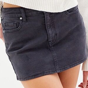 PACSUN Classic Black Wash Mid-Rise Mini Denim Skirt | Size 25